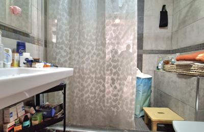 Appartement traversant au 4eme étage à vendre