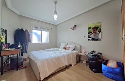 Appartement traversant au 4eme étage à vendre