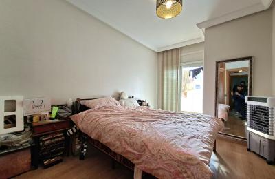 Appartement traversant au 4eme étage à vendre