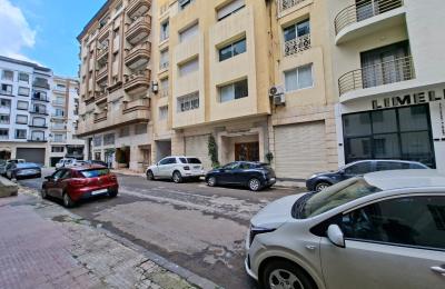 Local commercial à louer aux Iris, Racine, 125m2