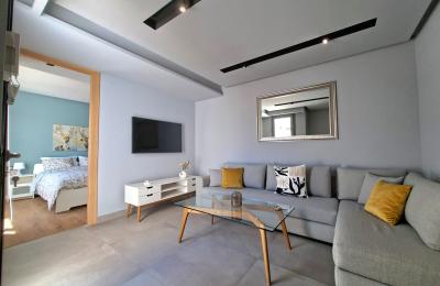 Joli Studio Meublé avec Terrasse à louer à Gauthier